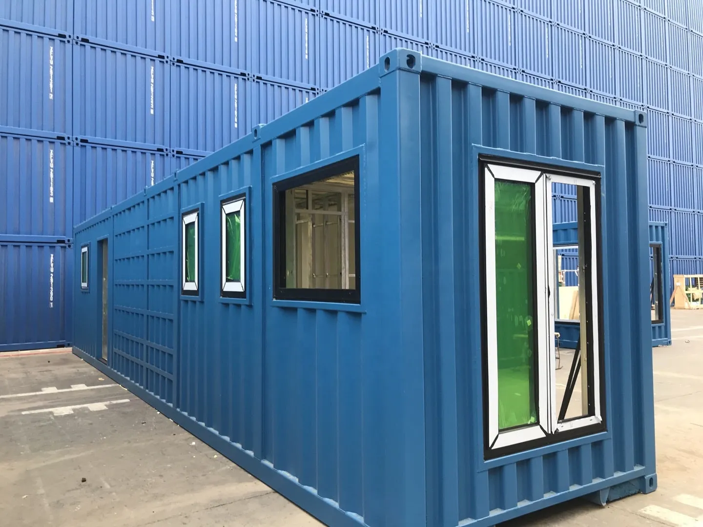 Superhouse Canada market use thermal break windows for container house